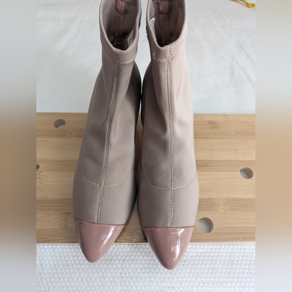 NANETTE LEPORE Nana woman mid-calf boots, beige, size 8.5. - Picture 4 of 9